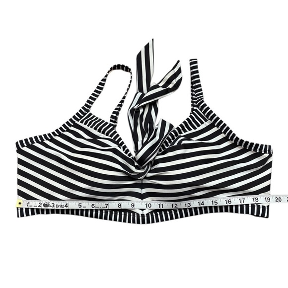 Penningtons, Plus Size Striped Bikini Top, 3X, Black, White 🌴 - Picture 8 of 11